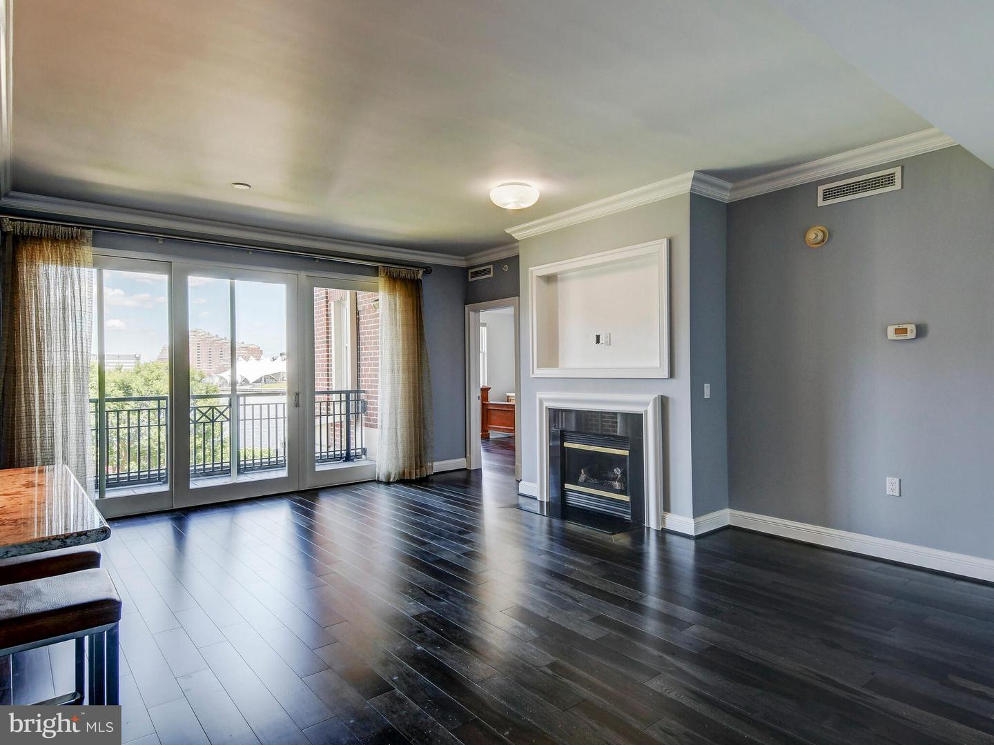 801 KEY HIGHWAY Unit: 353