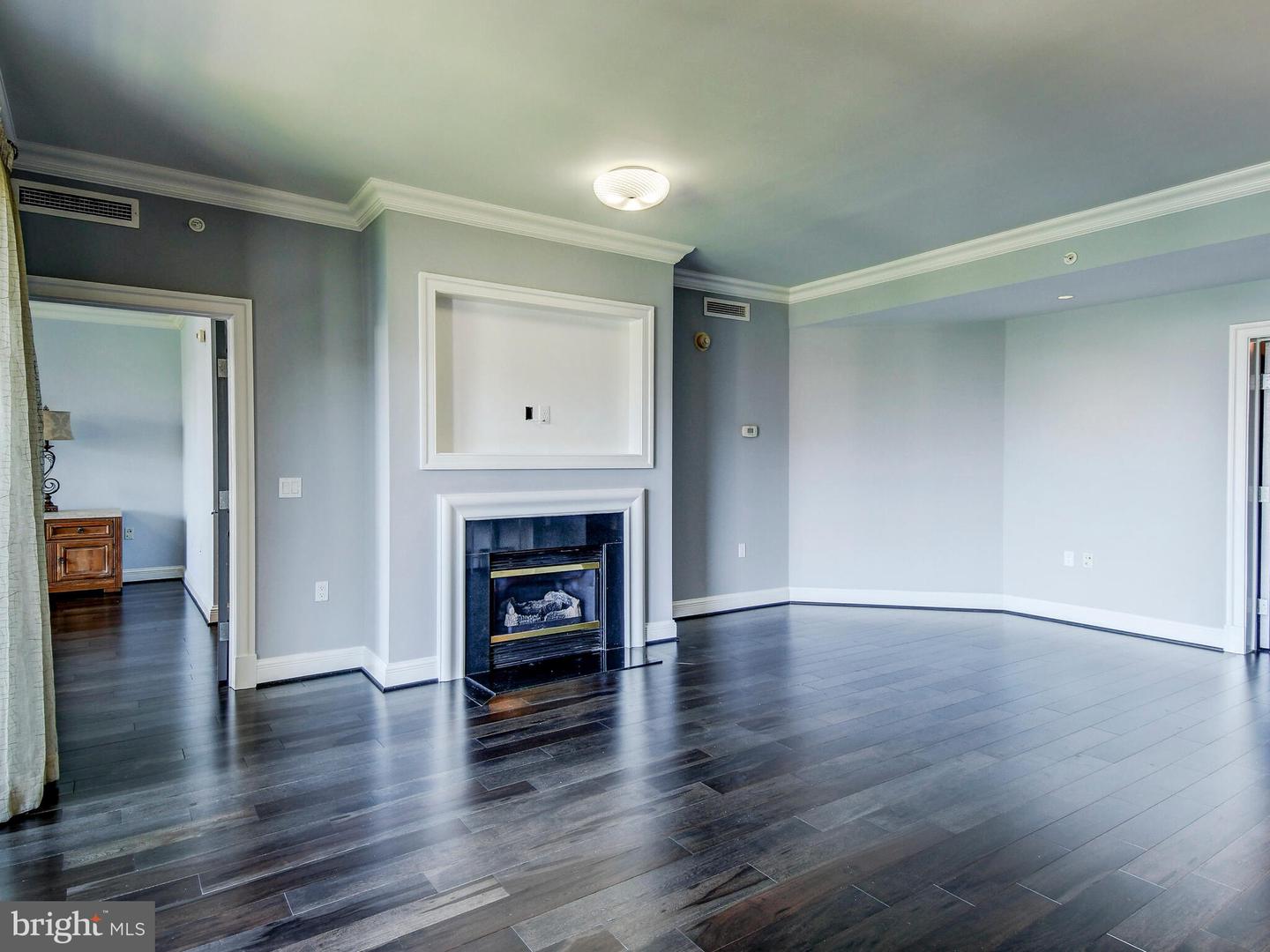 801 KEY HIGHWAY Unit: 353