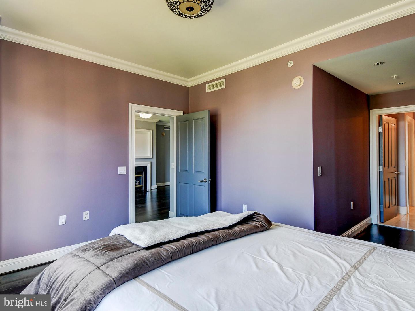 801 KEY HIGHWAY Unit: 353