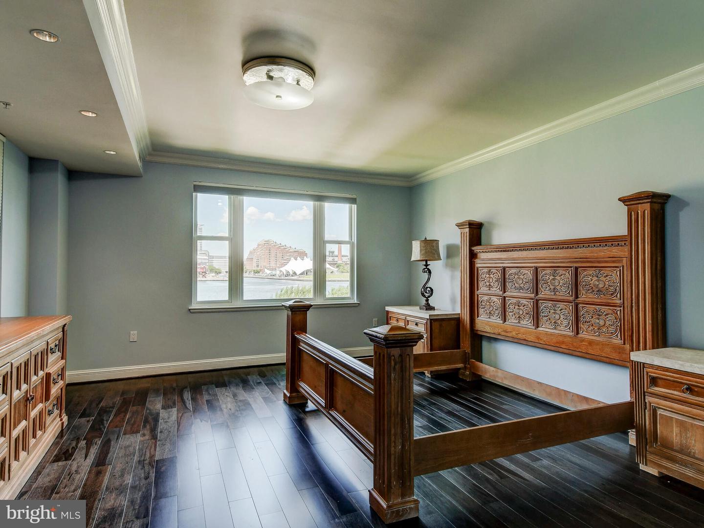 801 KEY HIGHWAY Unit: 353
