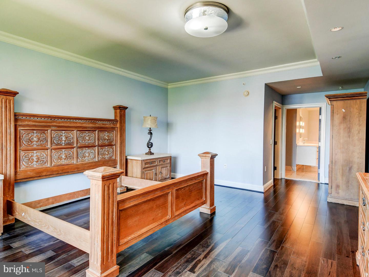 801 KEY HIGHWAY Unit: 353