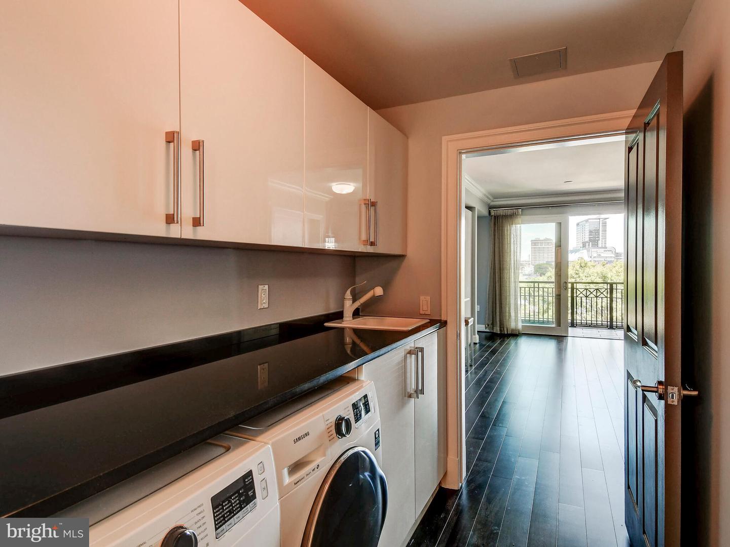 801 KEY HIGHWAY Unit: 353