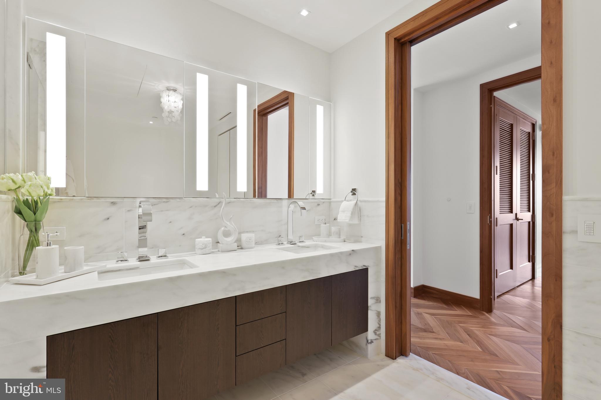 300 International Dr #2403