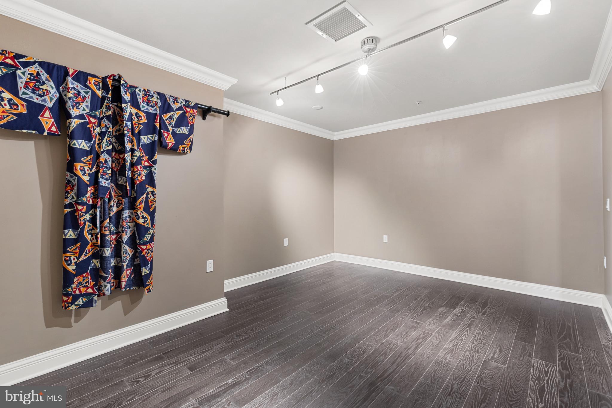801 Key Hwy #221