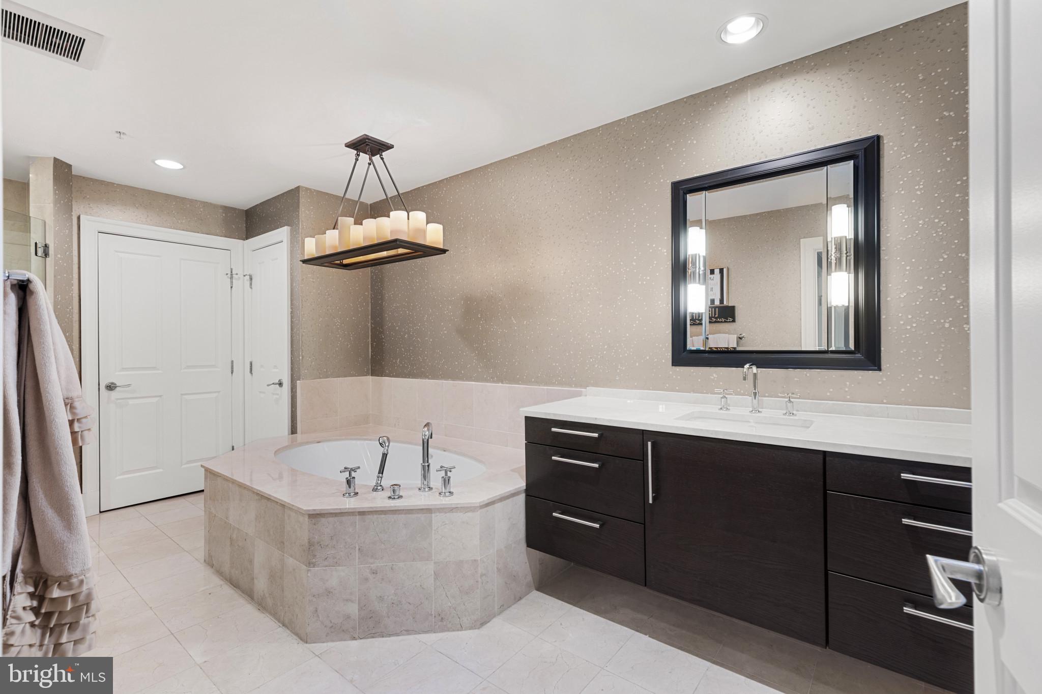 801 Key Hwy #221