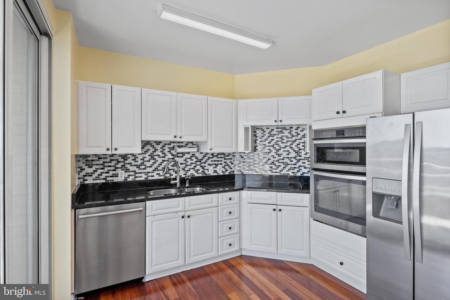 100 HARBORVIEW DR #2108