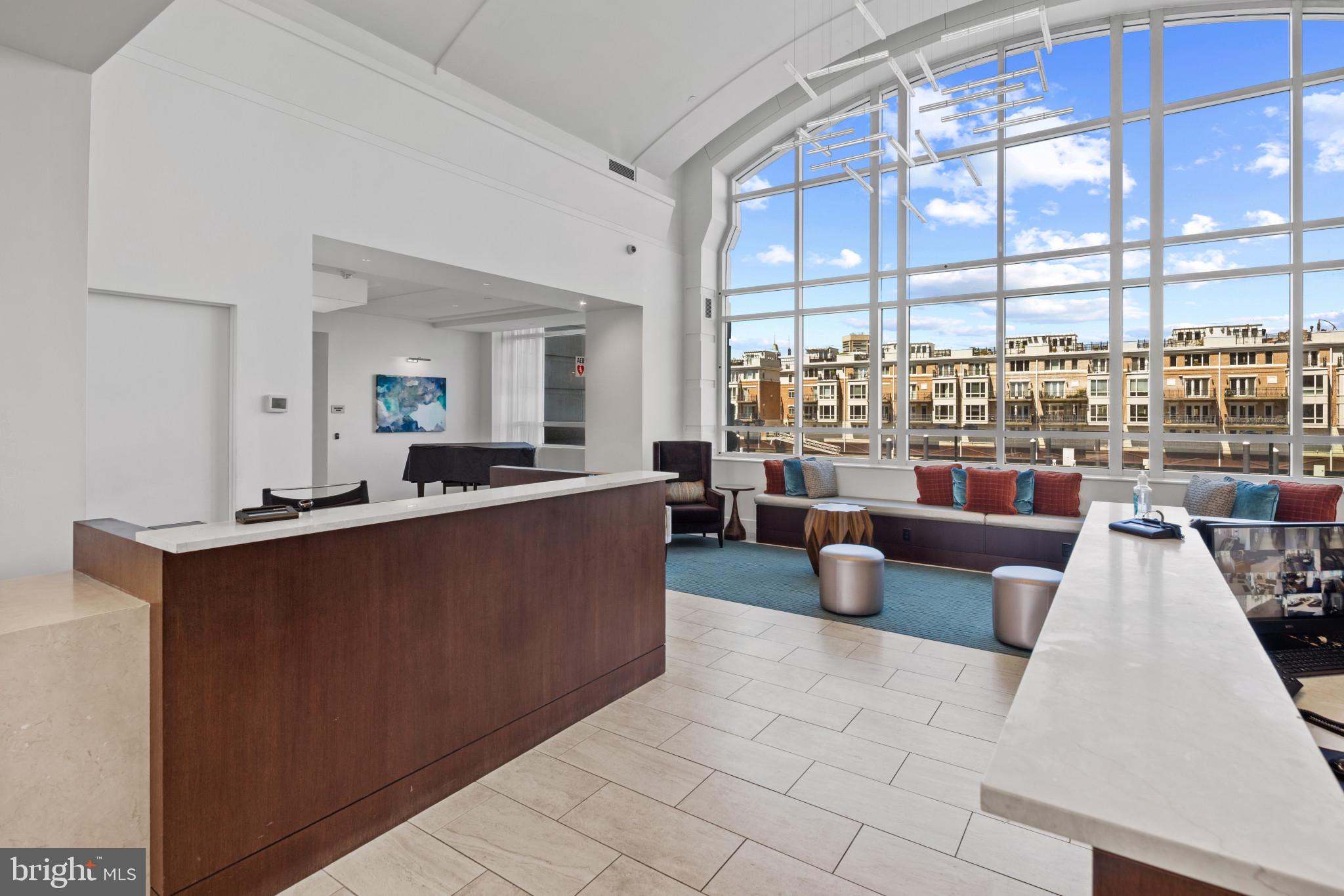 100 HARBORVIEW DR #2108