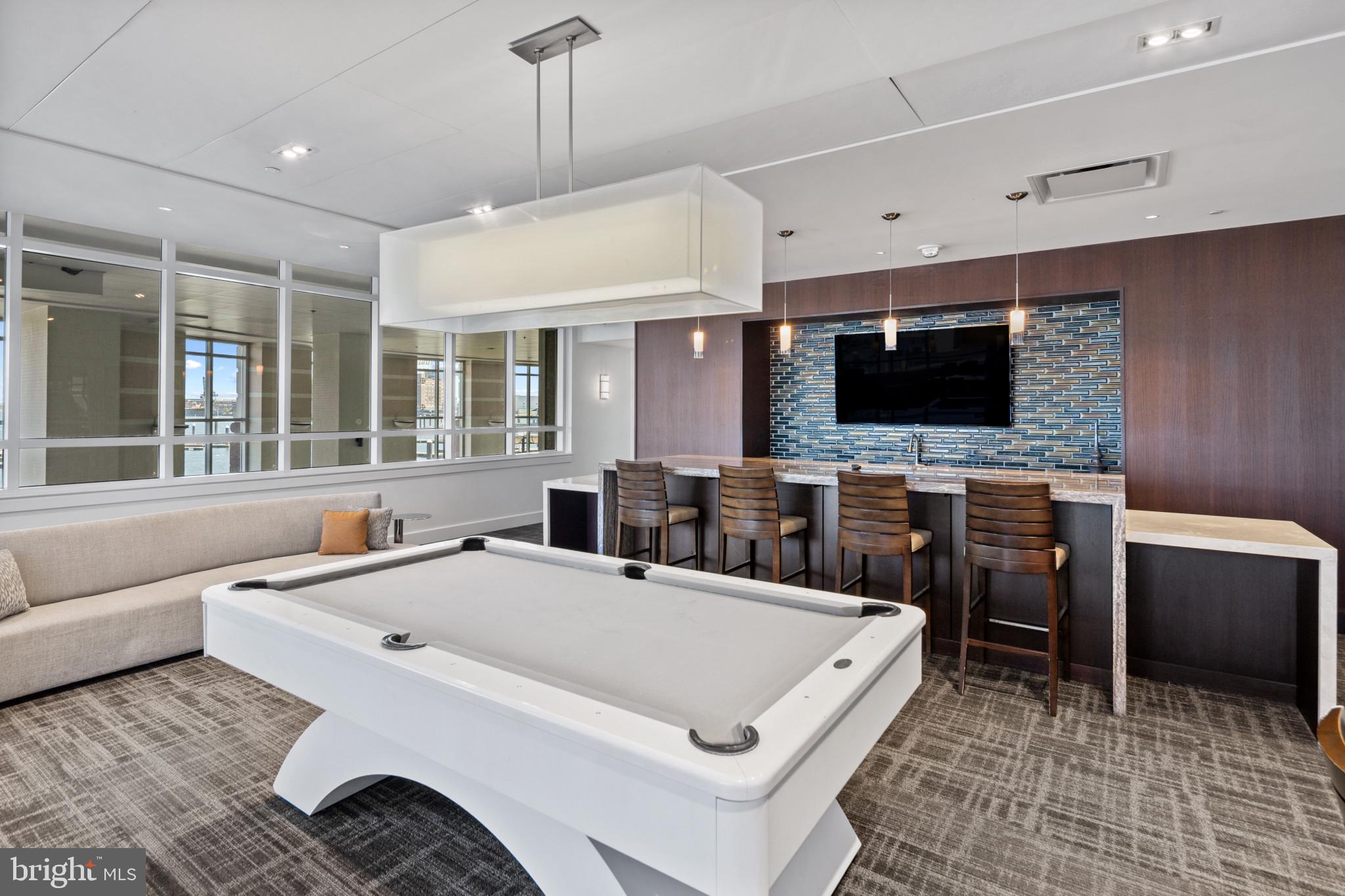 100 HARBORVIEW DR #2108