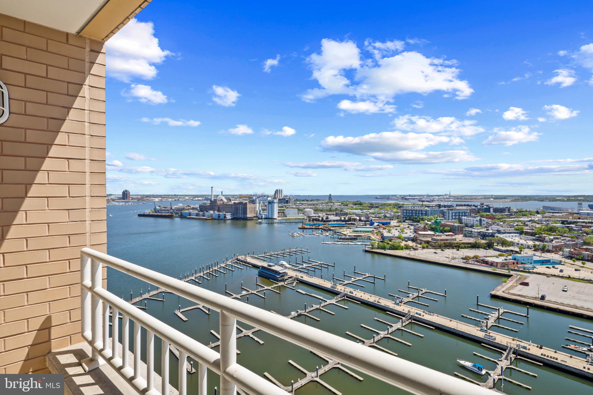 100 HARBORVIEW DR #2108
