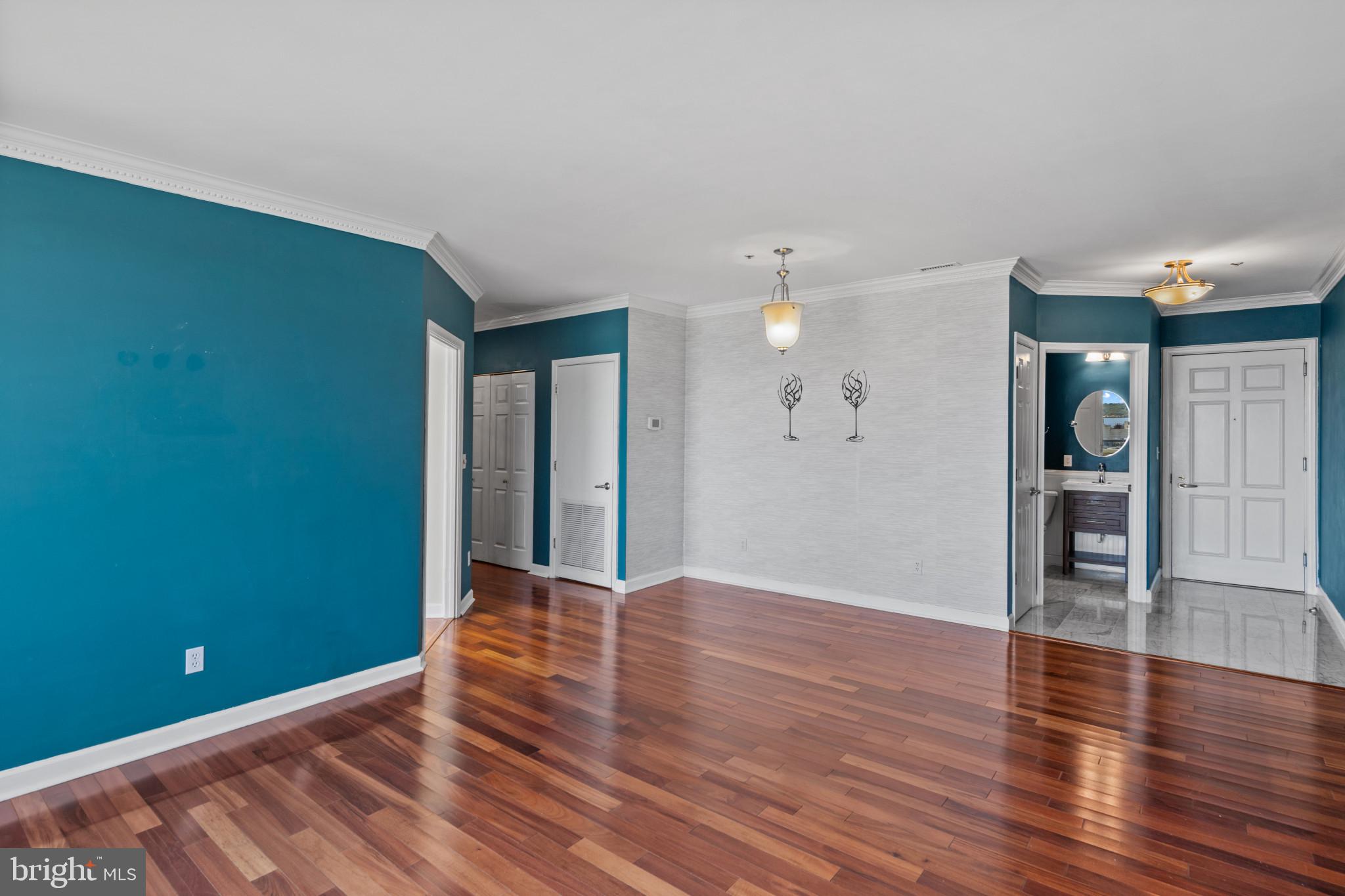 100 HARBORVIEW DR #2108