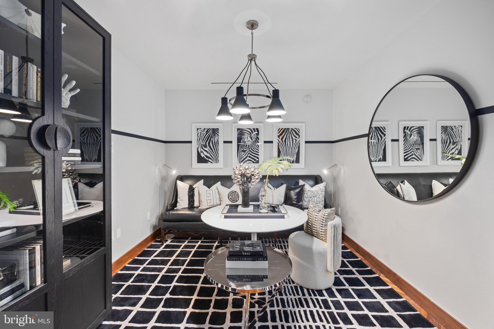 300 International Dr #1906