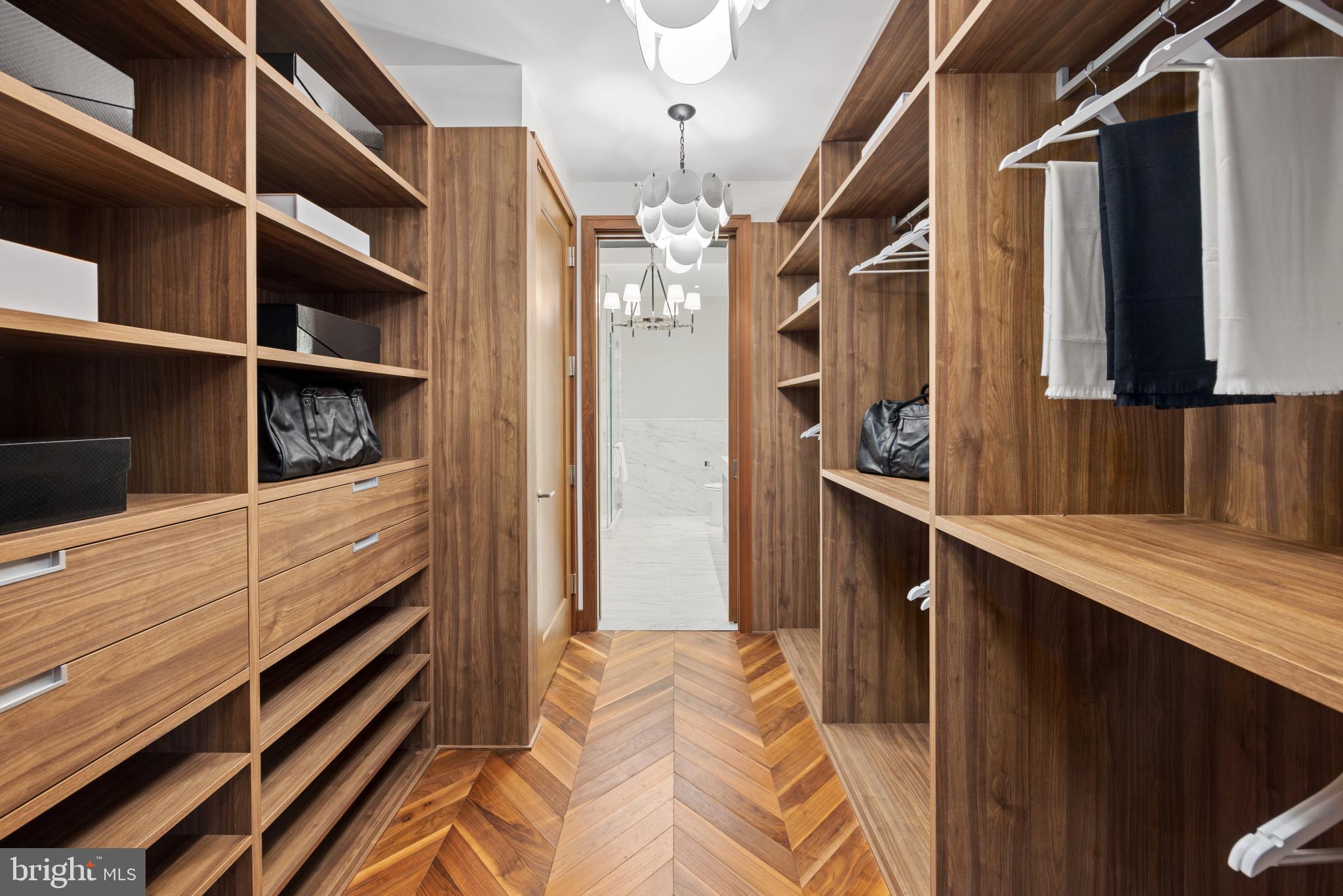 300 International Dr #1906