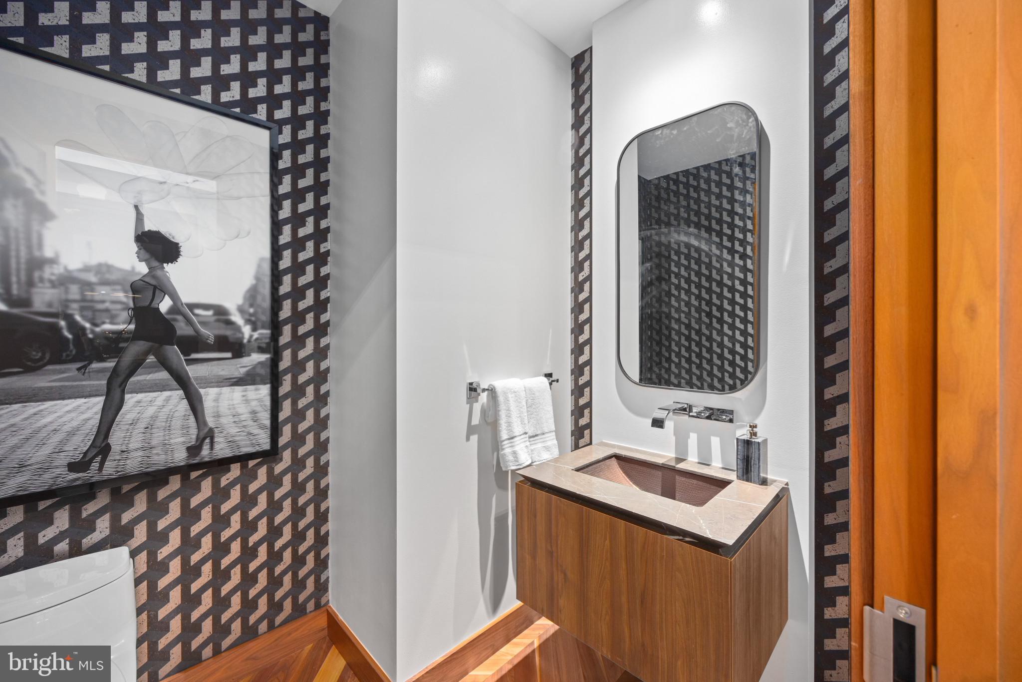 300 International Dr #1906