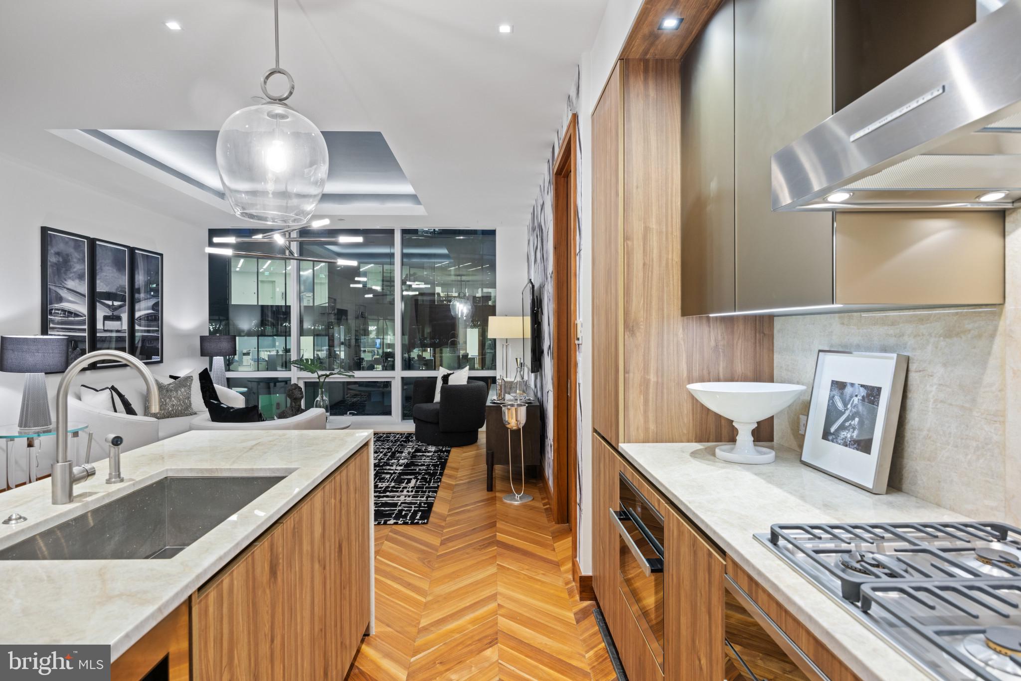 300 International Dr #1906