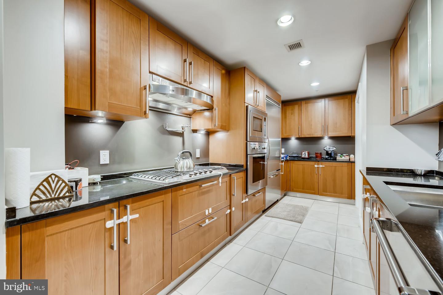 801 KEY HWY #470
