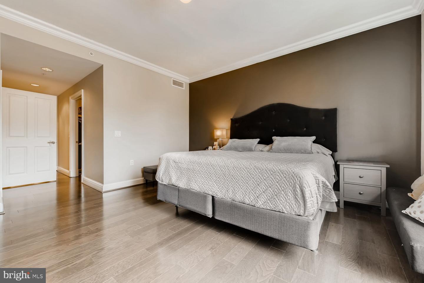 801 KEY HWY #470