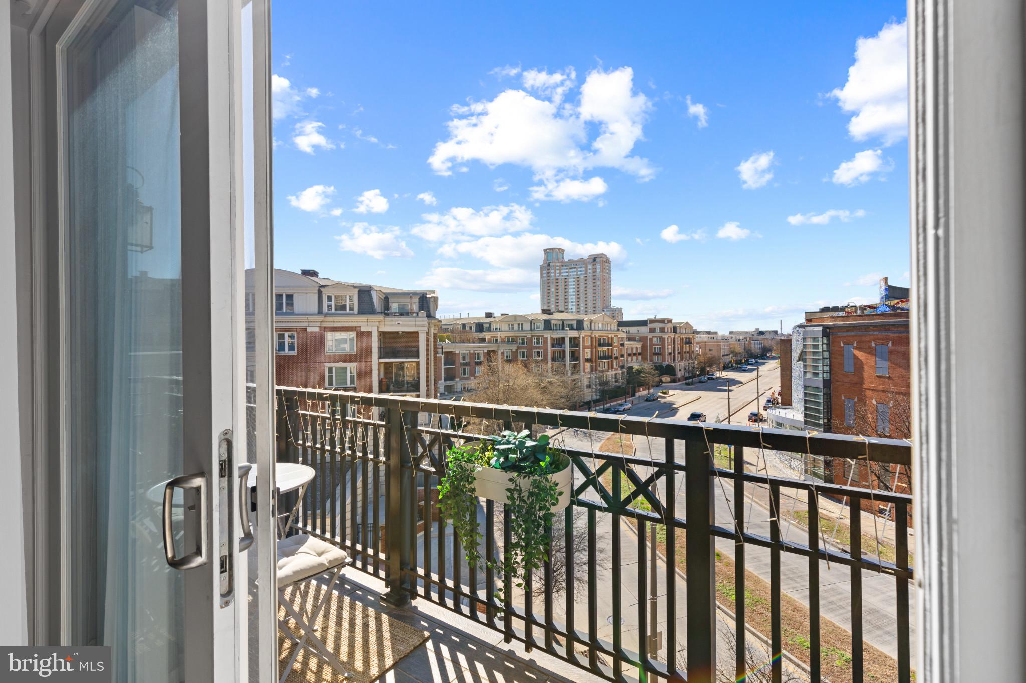 801 KEY HIGHWAY T-70