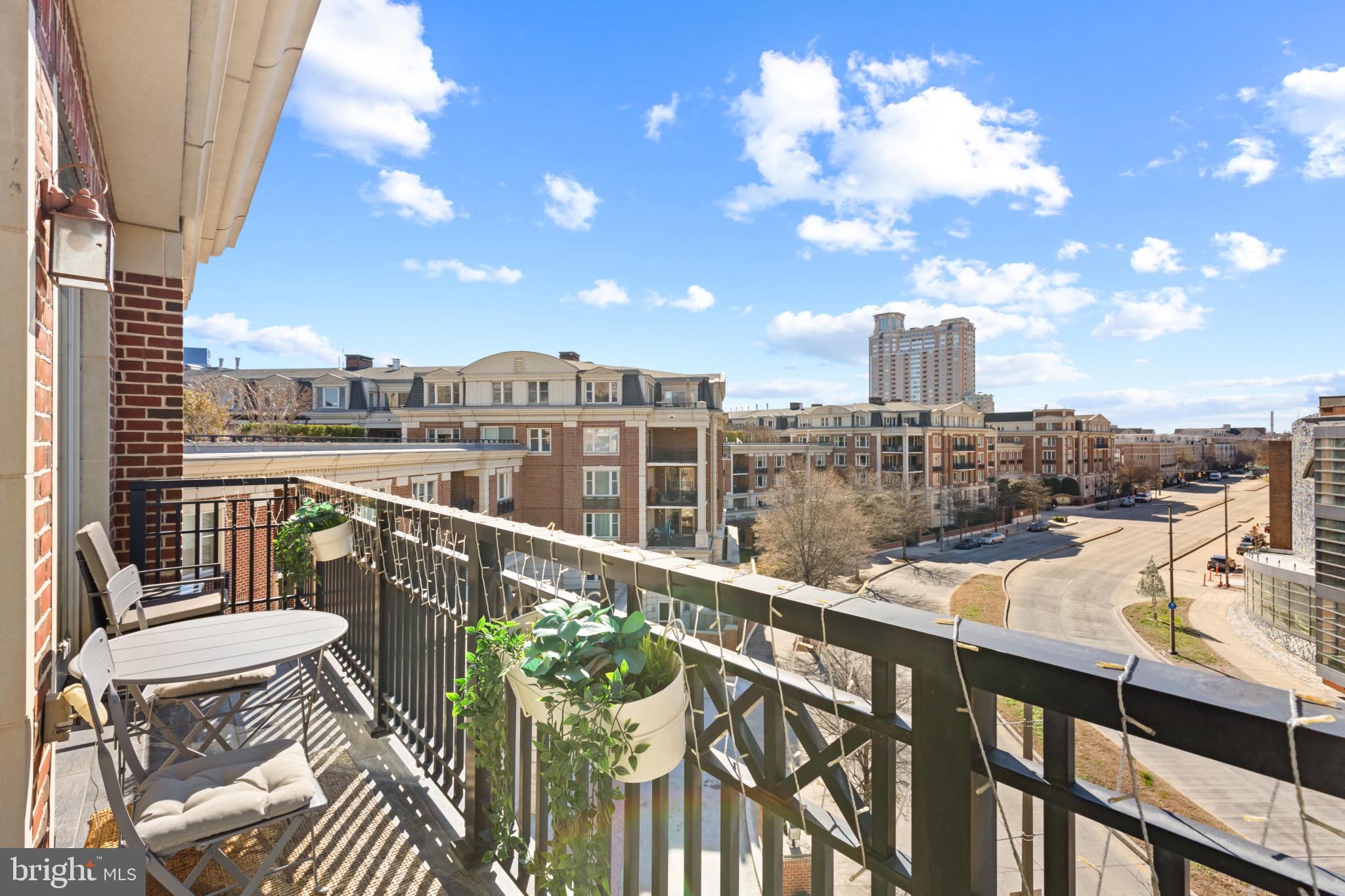 801 KEY HIGHWAY T-70