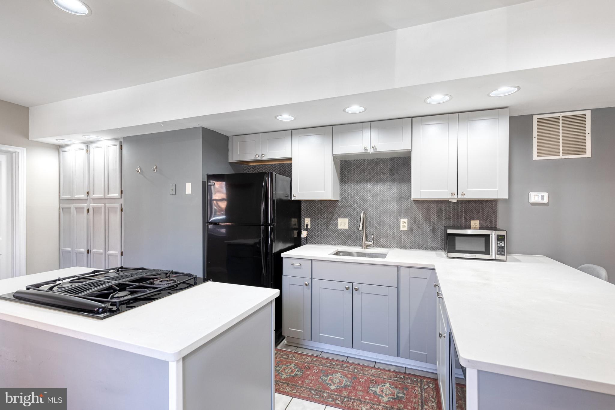 447 E GITTINGS STREET E