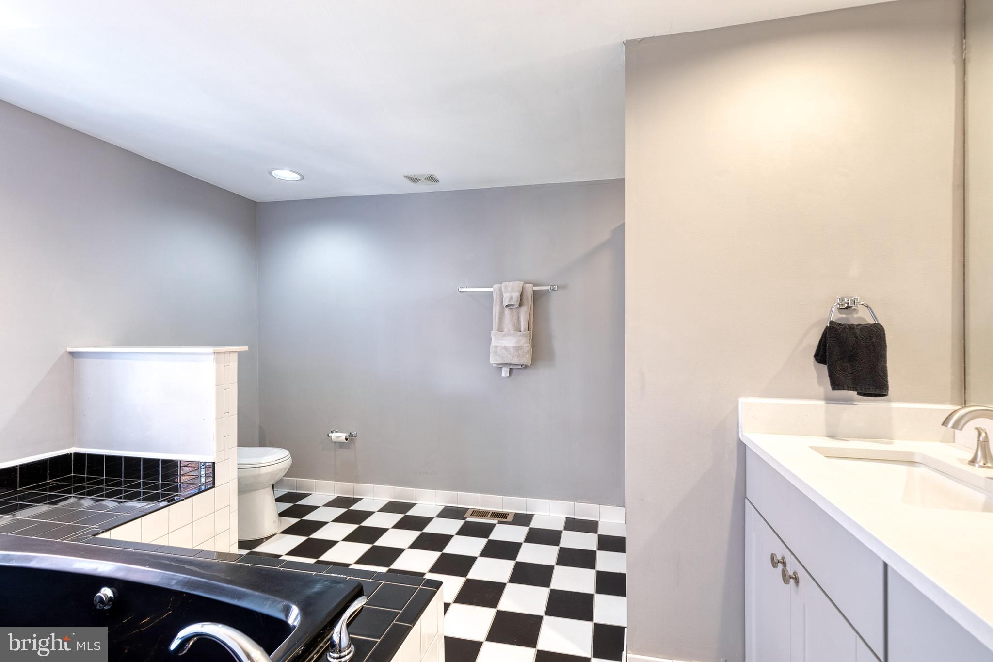 447 E GITTINGS STREET E