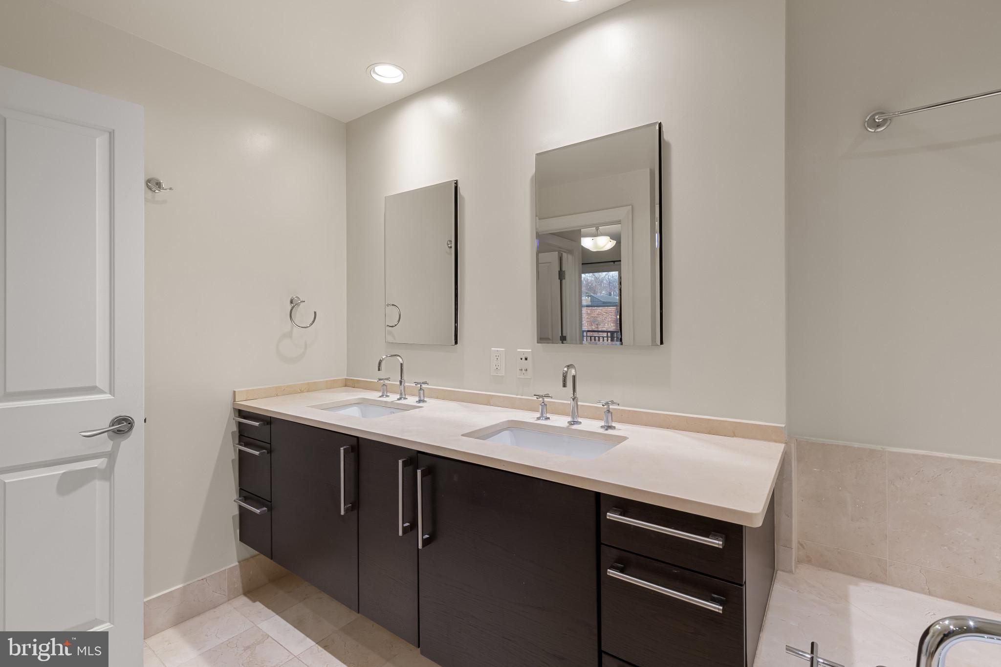 801 KEY HIGHWAY T-65