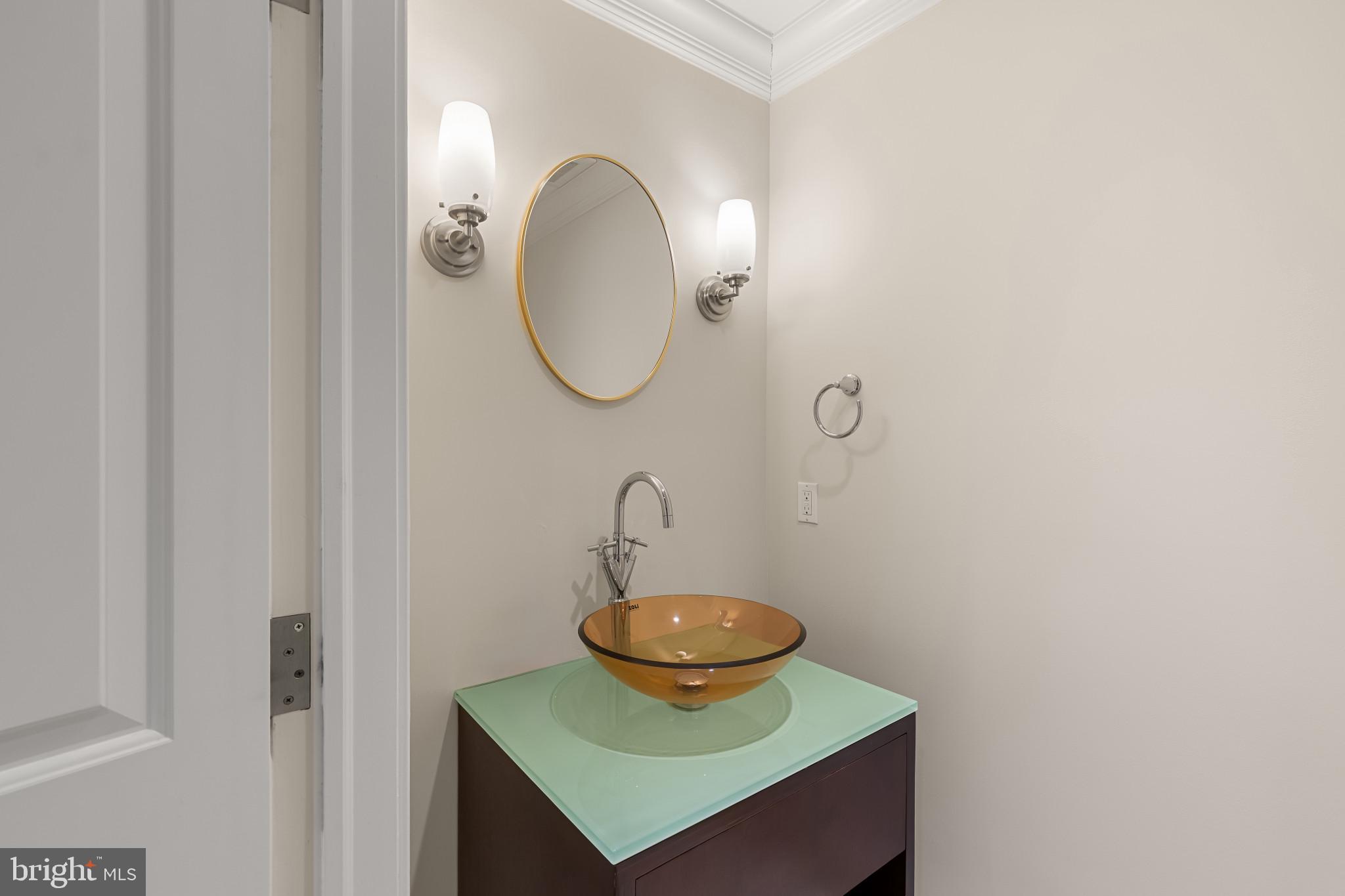 801 KEY HIGHWAY T-65