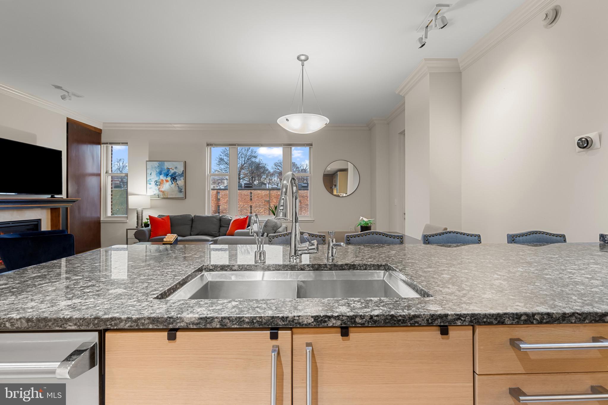 801 KEY HIGHWAY T-65