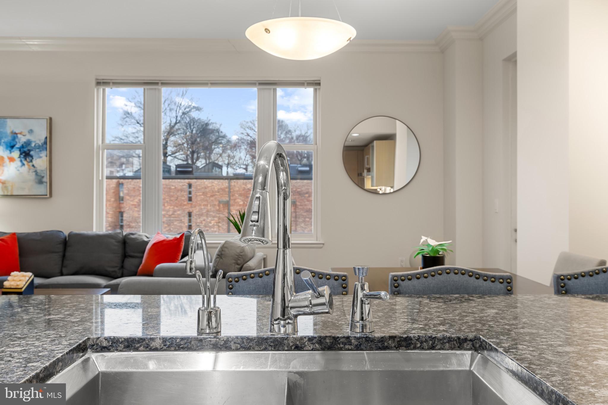 801 KEY HIGHWAY T-65