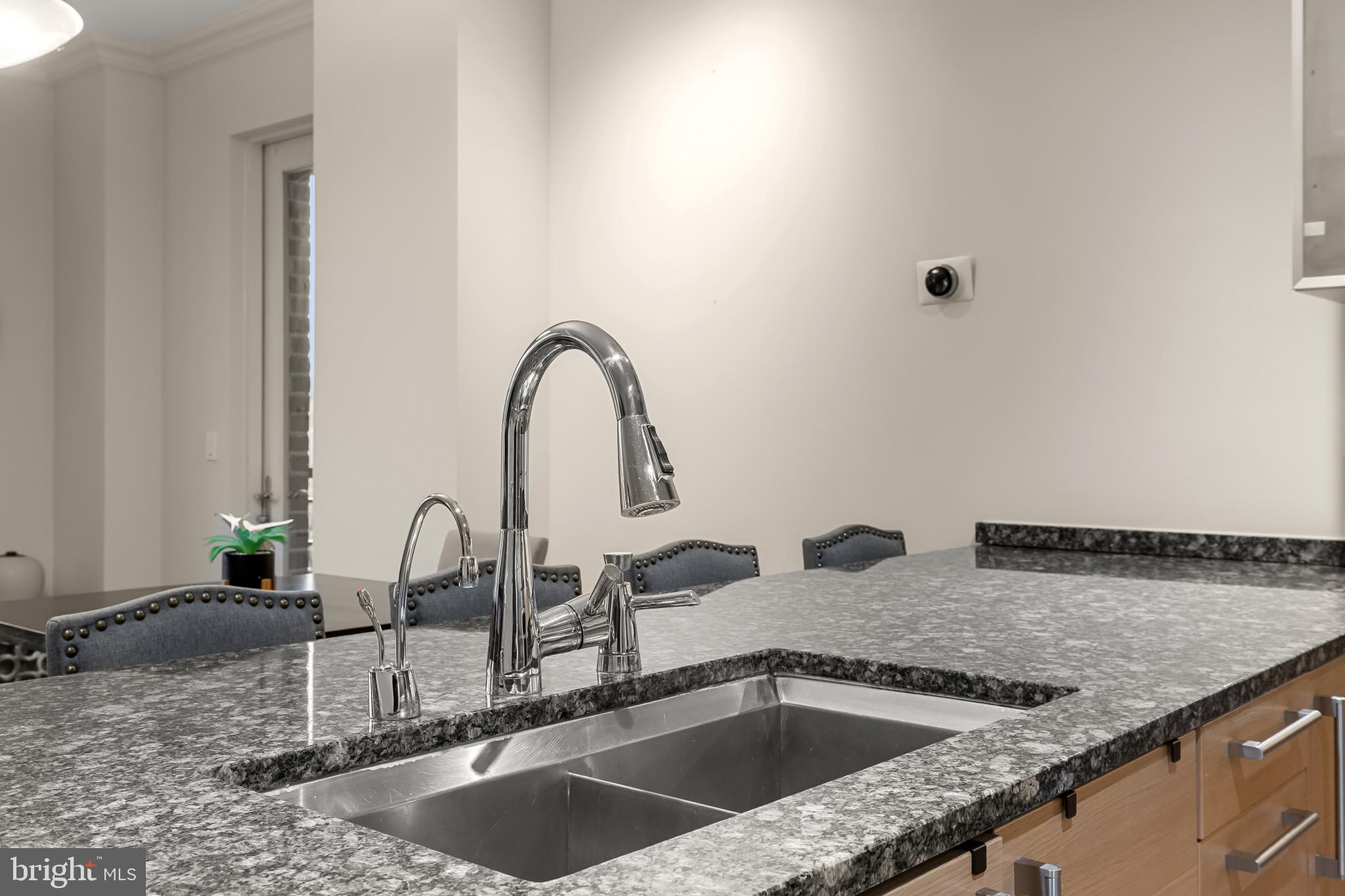 801 KEY HIGHWAY T-65