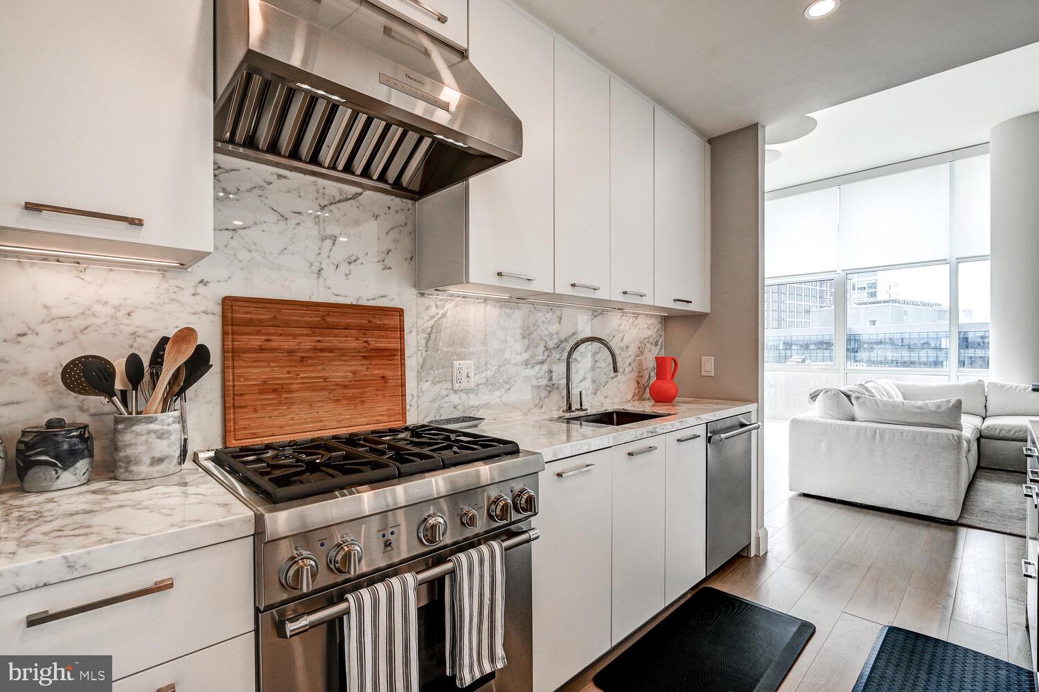 1330 LANCASTER STREET C901