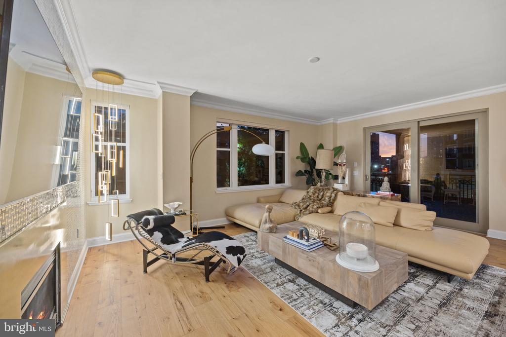 801 KEY HIGHWAY Unit: 336