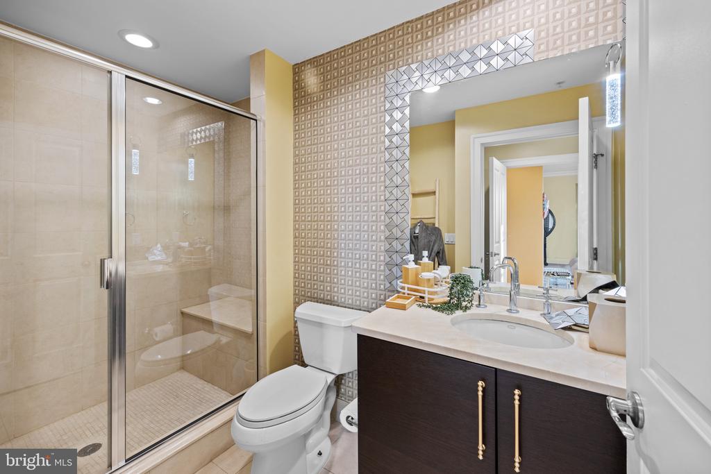 801 KEY HIGHWAY Unit: 336