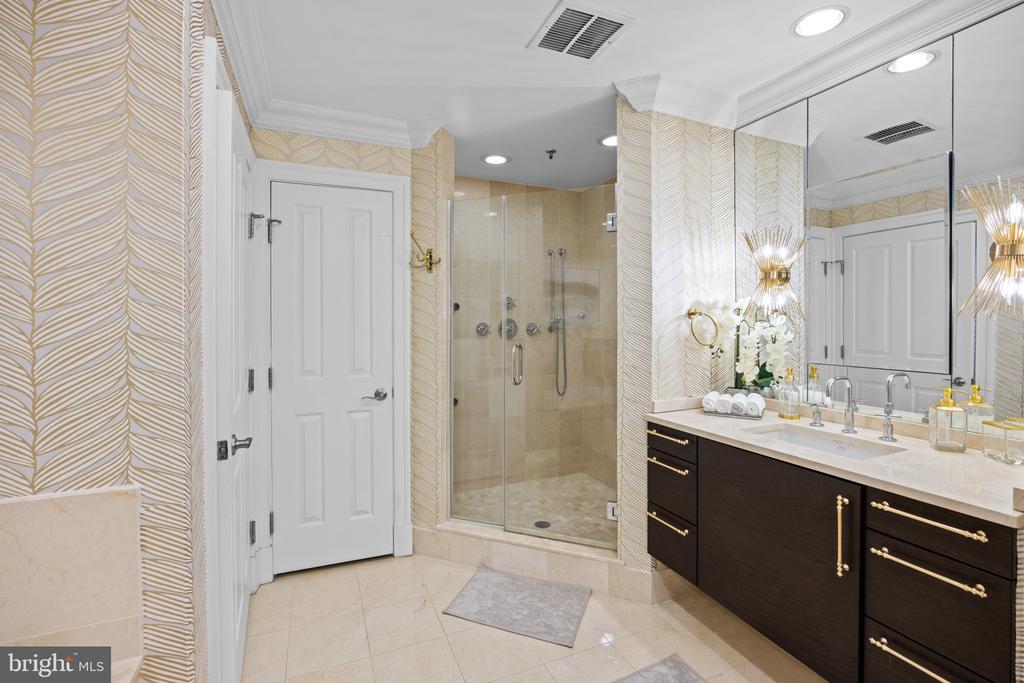 801 KEY HIGHWAY Unit: 336