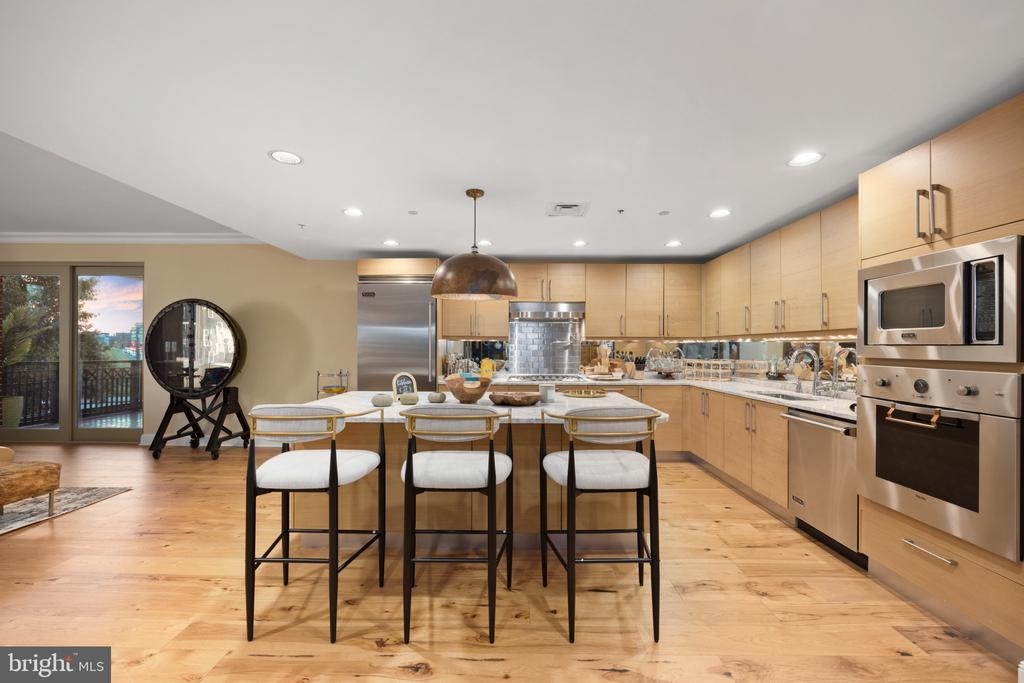801 KEY HIGHWAY Unit: 336