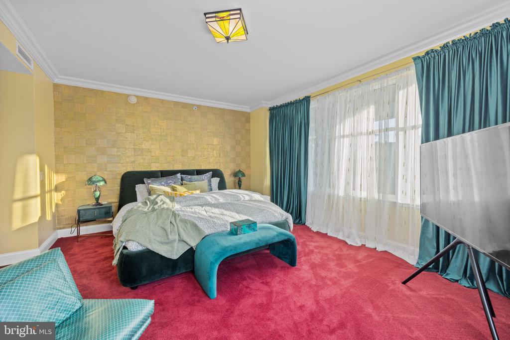 801 KEY HIGHWAY Unit: 336