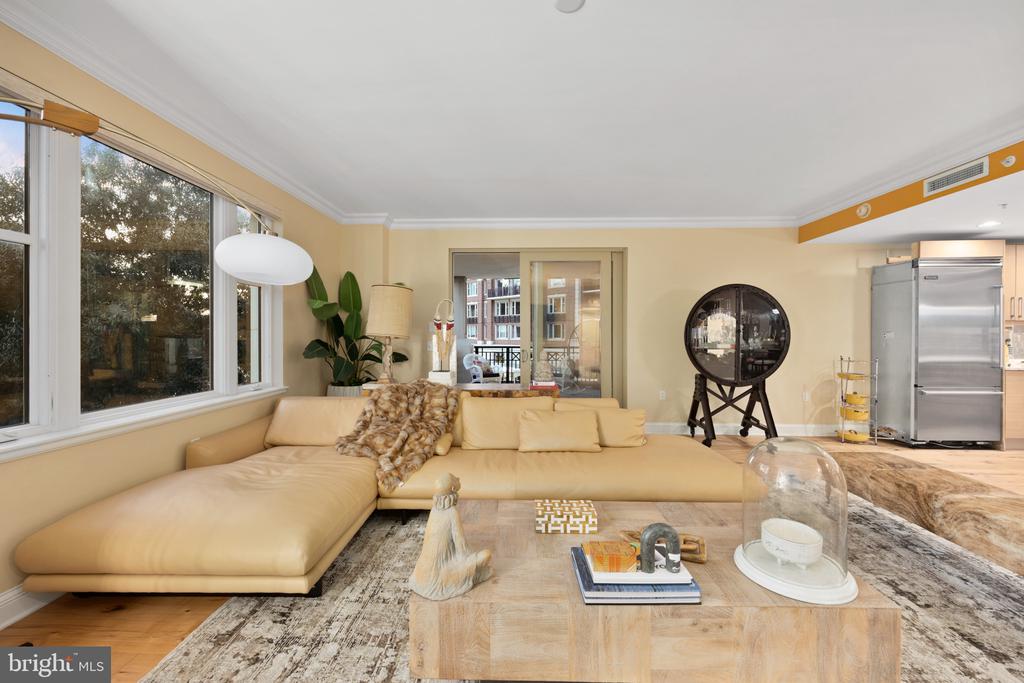 801 KEY HIGHWAY Unit: 336