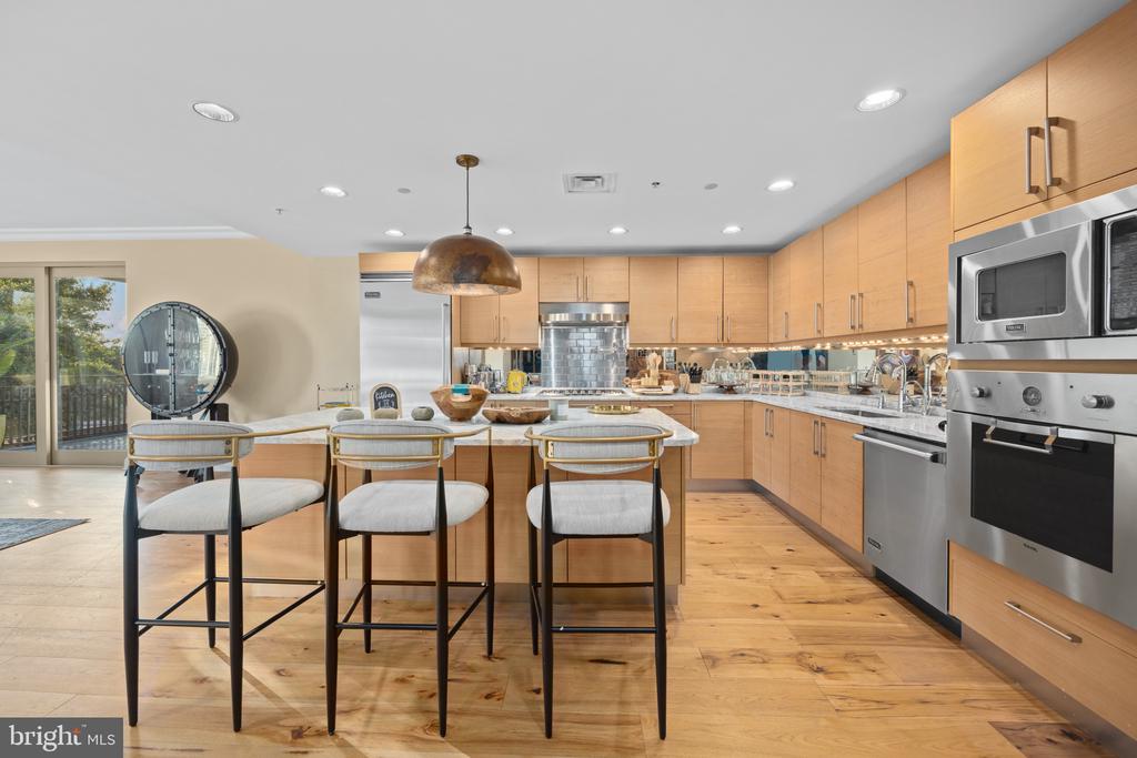 801 KEY HIGHWAY Unit: 336
