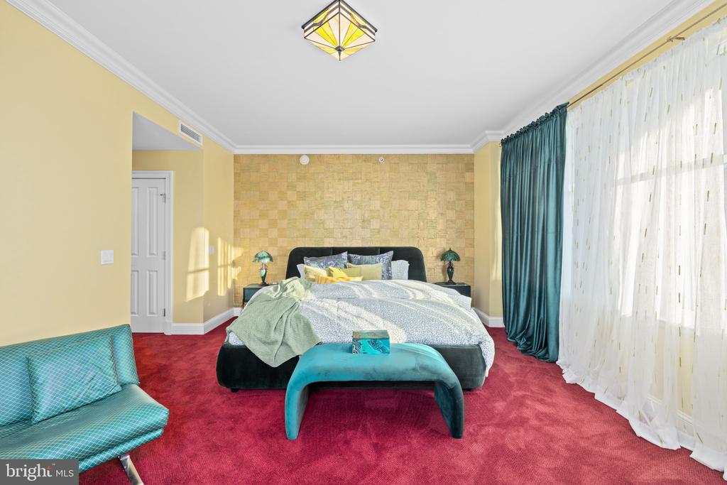801 KEY HIGHWAY Unit: 336