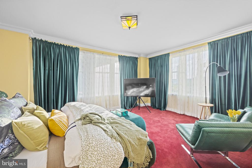 801 KEY HIGHWAY Unit: 336