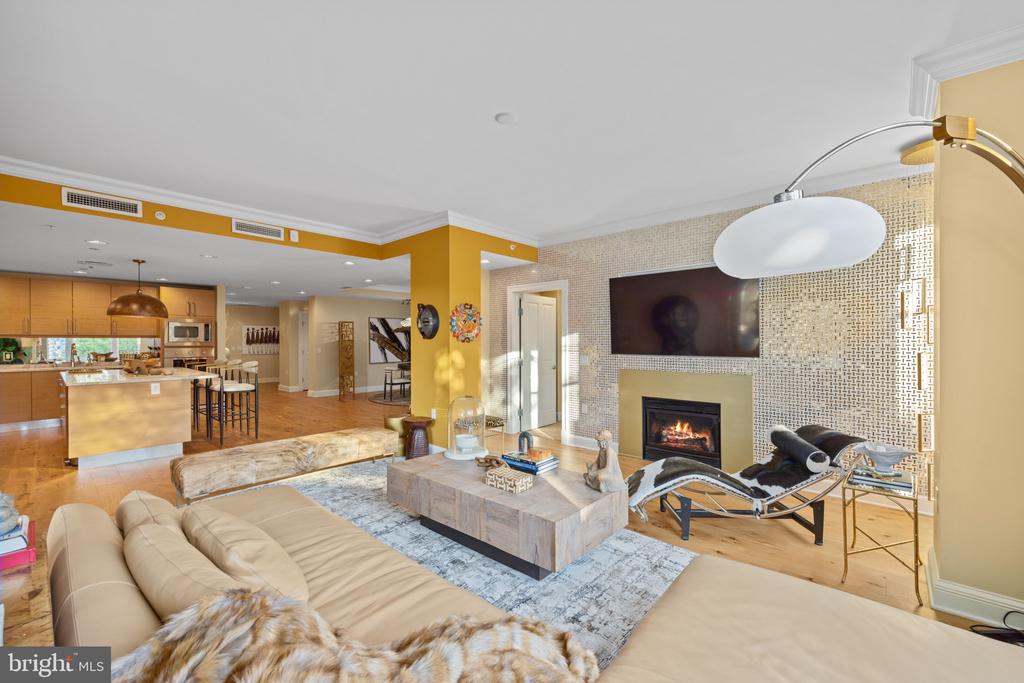 801 KEY HIGHWAY Unit: 336