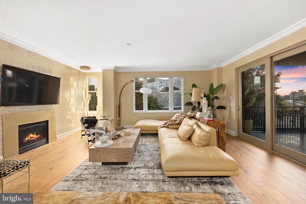 801 KEY HIGHWAY Unit: 336