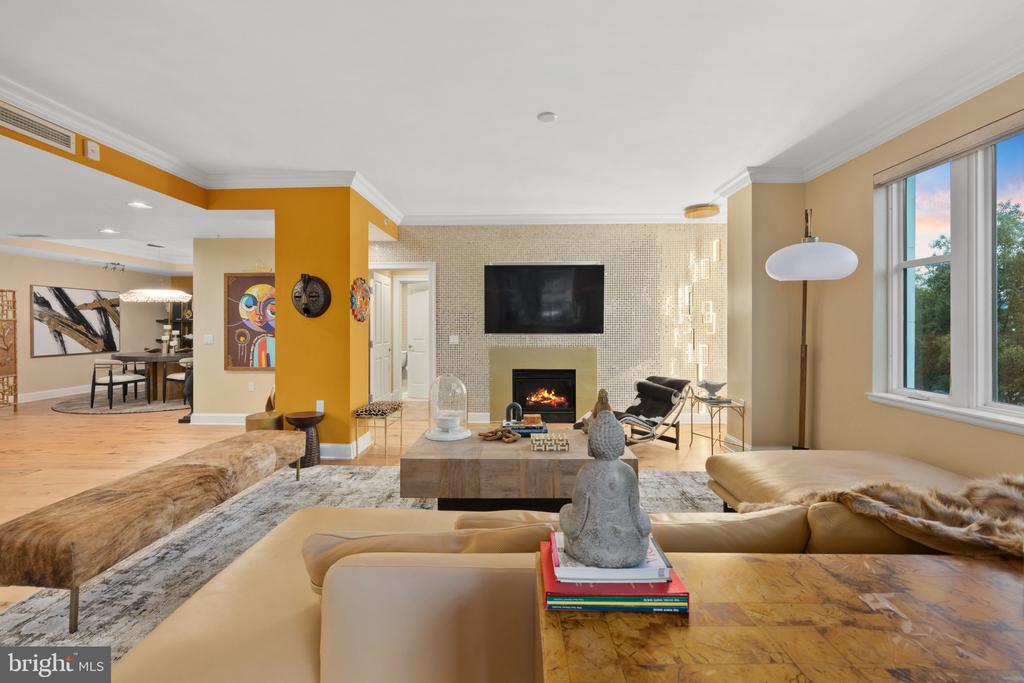 801 KEY HIGHWAY Unit: 336