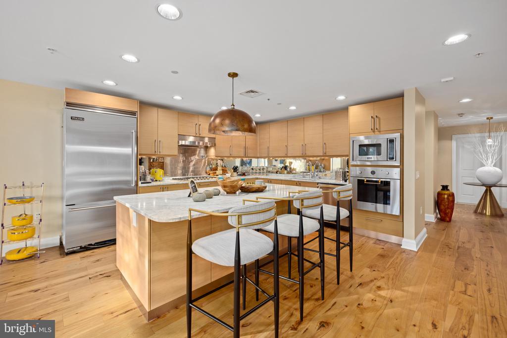 801 KEY HIGHWAY Unit: 336