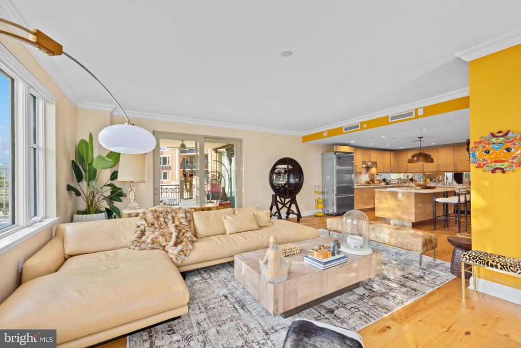 801 KEY HIGHWAY Unit: 336