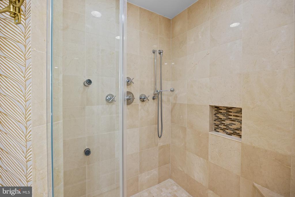 801 KEY HIGHWAY Unit: 336