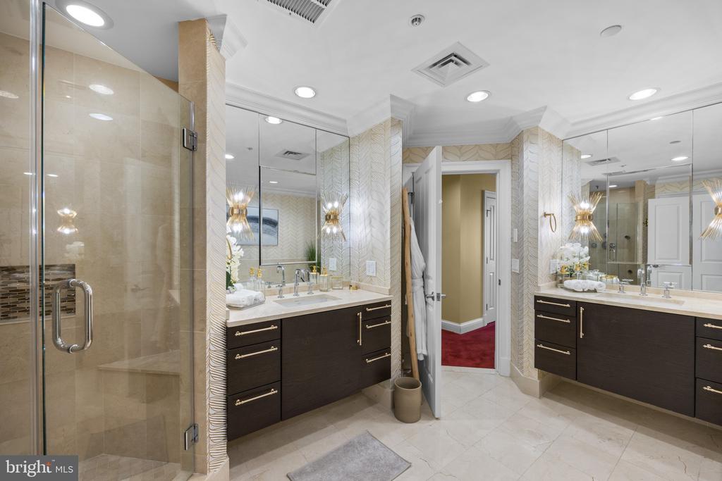 801 KEY HIGHWAY Unit: 336
