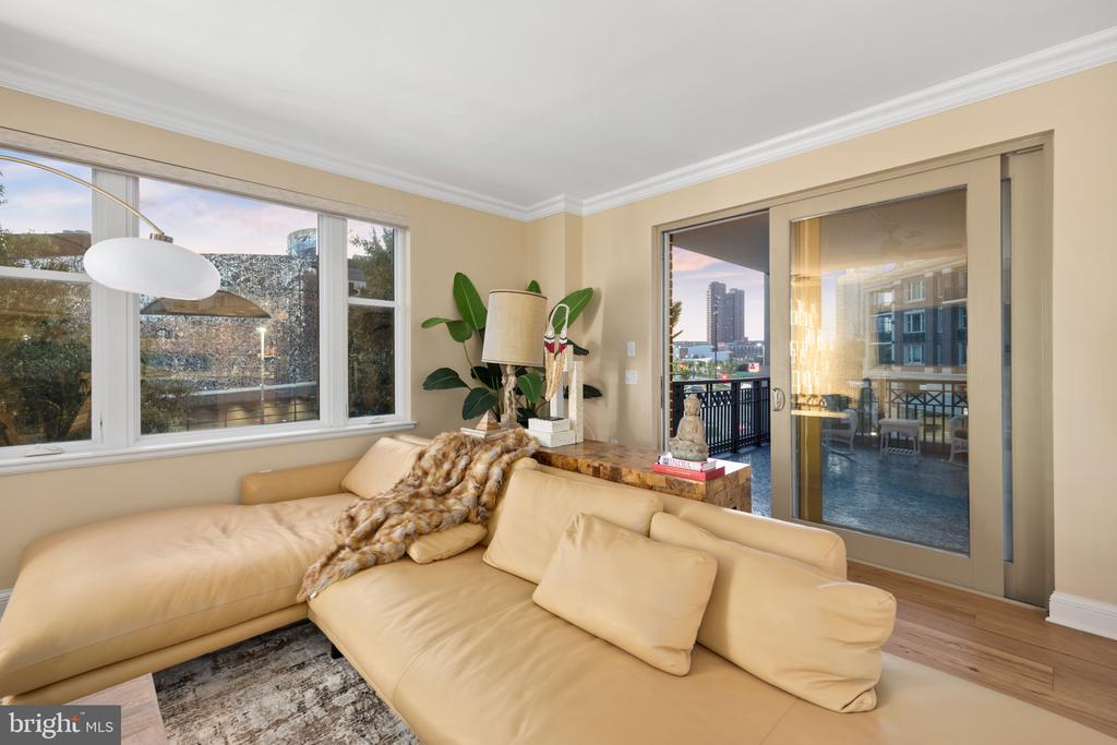 801 KEY HIGHWAY Unit: 336