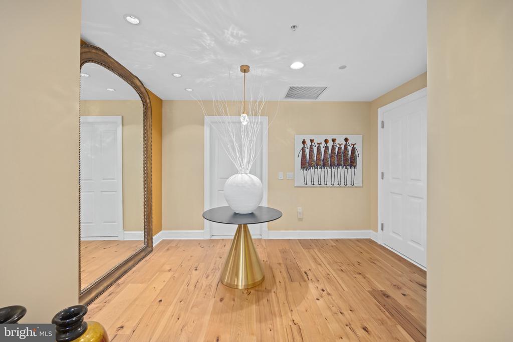 801 KEY HIGHWAY Unit: 336