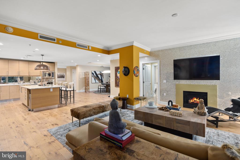 801 KEY HIGHWAY Unit: 336
