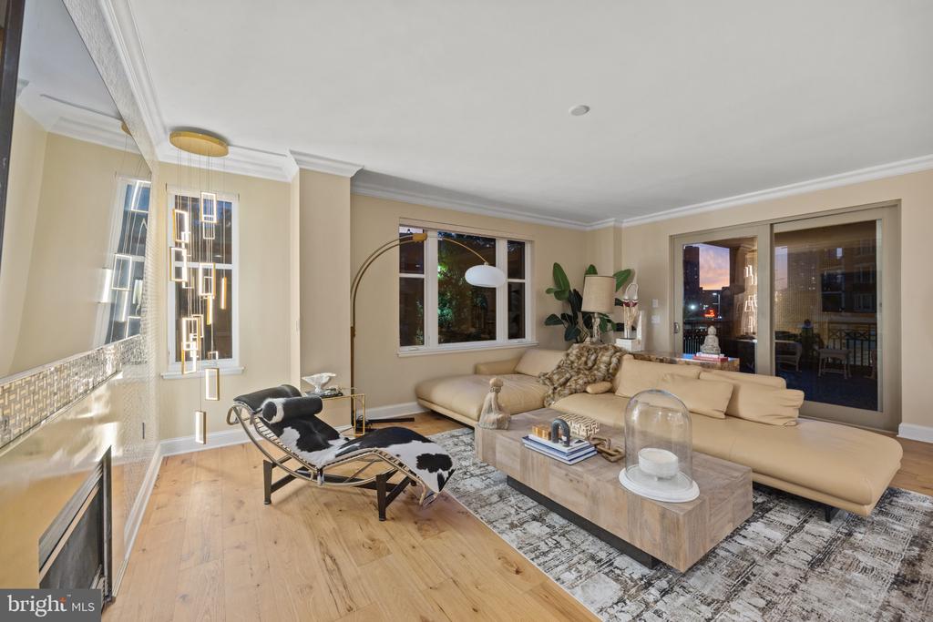 801 KEY HIGHWAY Unit: 336